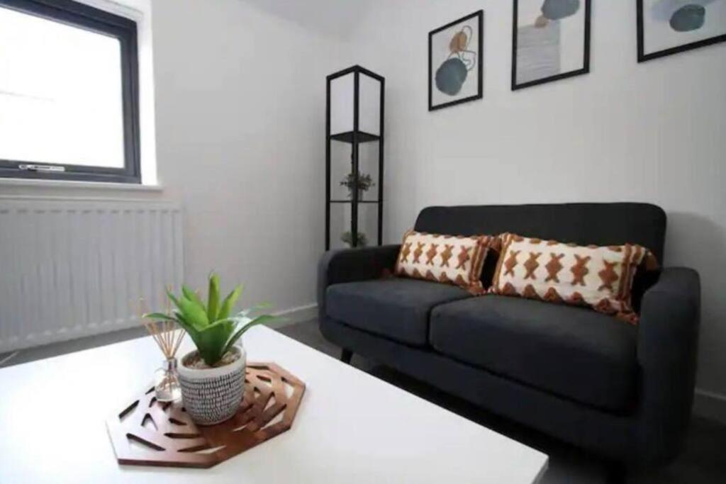 Luxury Redefined:Cardiff 1-Bed Apartment Exterior photo